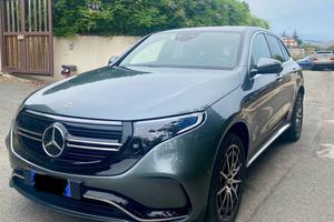 Eqc full, con tetto panoramico