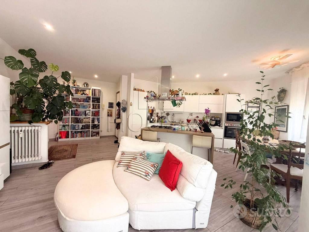 Appartamento di 88 m² con 3 locali e posto auto a