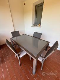 Tavolo da esterno