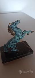 Statua cavallo rampante su base in marmo 17 cm