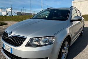 SKODA OCTAVIA 1.6 DSG