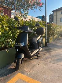 Scooter Elettrico Sunra Robo S 125cc