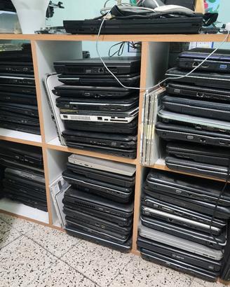stock 53 notebook portatili Core 2 duo, i3, i5, i7