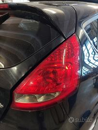 Fanale posteriore destro FORD FIESTA del 2010