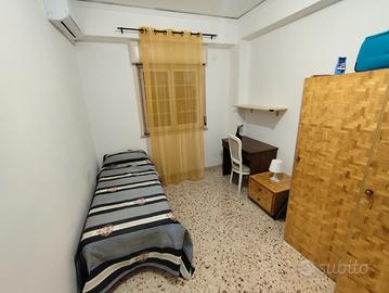 Cameretta stanza posto letto per studentessa