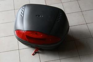 Bauletto  givi capienza 2 cachi integrali