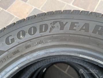 Pneumatici estivi 215/65/R16 Good Year