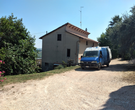 Casa in campagna con terreni