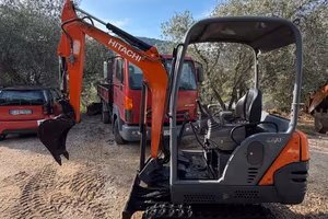 HITACHI ZAXIS 16