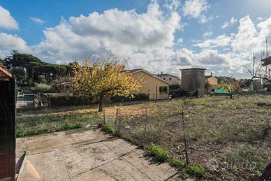 Terreno di 800 m² a Fiumicino