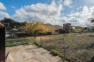Terreno di 800 m² a Fiumicino