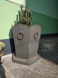 2 vasi arredo in ferro esagonali unici anni 70 