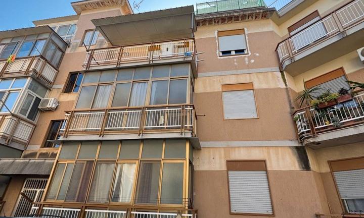 Luminoso trilocale con posto auto e terrazza