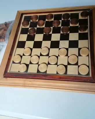 gioco dama-scacchi