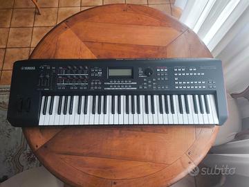 Yamaha MOXF6 come nuova con soft bag