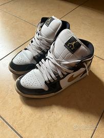 Air Jordan 1 Mid White Black Gold (taglia 41)