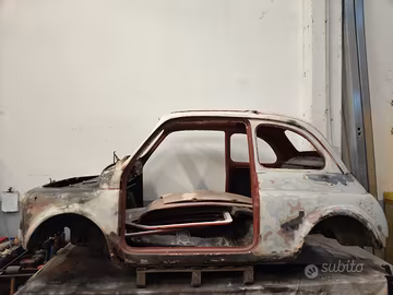 Fiat 500L con documenti