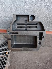 Land Rover Freelander 2. organizer kit emergenza 