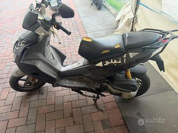 SCOOTER APRILIA SR