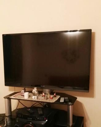 Tv Sharp Aquos modello LC-60LE638E