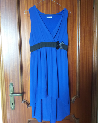Vestito blu di chiffon con retro più lungo