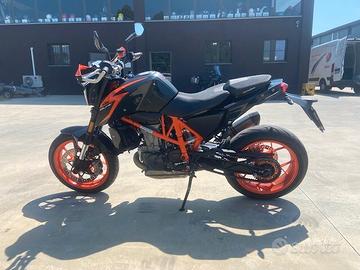 Ktm 690 Duke R- ABS - AKRAPOVIC KM 28.000