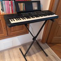 Tastiera con cavalletto Yamaha PSR E253