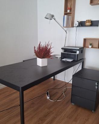 Scrivania da Ufficio + comodino