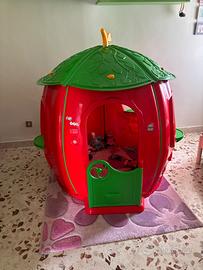 Casetta a forma di fragola