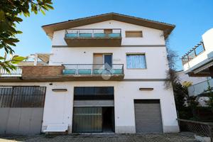 4 LOCALI A GIULIANOVA