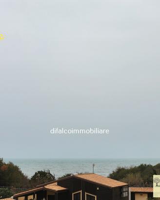 VILLA ADIACENTE Spiaggia mq 350 su lotto mq 600