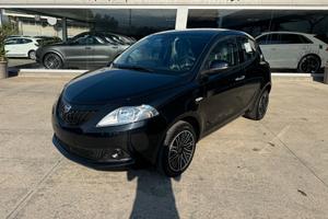 Lancia Ypsilon 1.0 Hybrid Silver NOLEGGIO RENT TO 