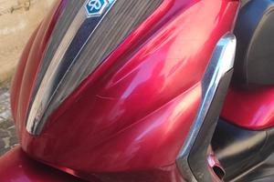 Beverly 300 ie tourer