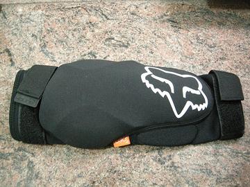 GOMITIERE FOX LAUNCH D3O ELBOW GUARD S NERO  mtb