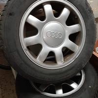 Cerchi in lega da 15" con gomme termiche 195/65/15