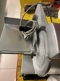 Affettatrice eletrica lama 22 Cm