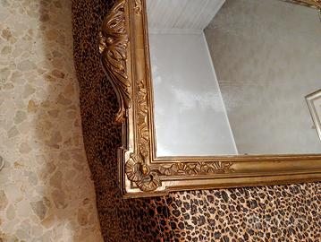 specchio antico con stemmi papali 