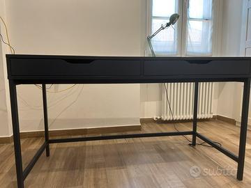 Scivania ikea