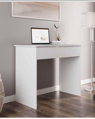 Scrivania in legno bianco