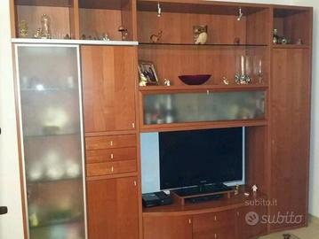 Parete attrezzata in ciliegio