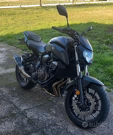  Moto YAMAHA MT07