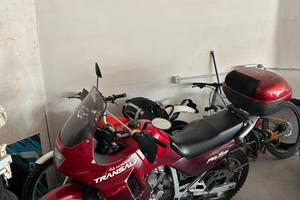 Honda transalp con valigie givi