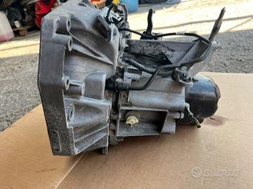 Cambio manuale Nissan Juke 1.6 benzina JR5 319 ann