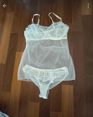 Completino in tulle bianco