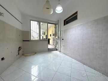 3 LOCALI A MASSA DI SOMMA