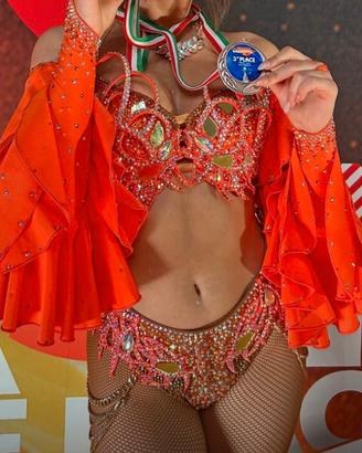 Vestito 3 pezzi caraibico arancio fluo full strass