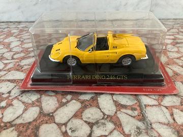 Macchinina da collezione Ferrari Dino 246 GTS.