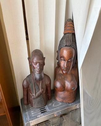 Statue di legno senegalesi