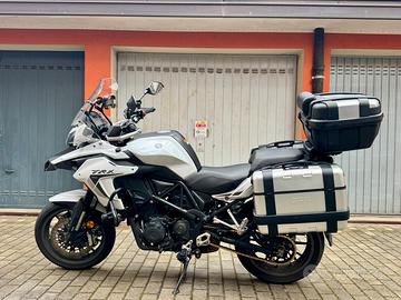Benelli trk 502 tris valigie givi tagliandata