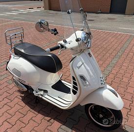 PIAGGIO VESPA 300 GTS SUPER